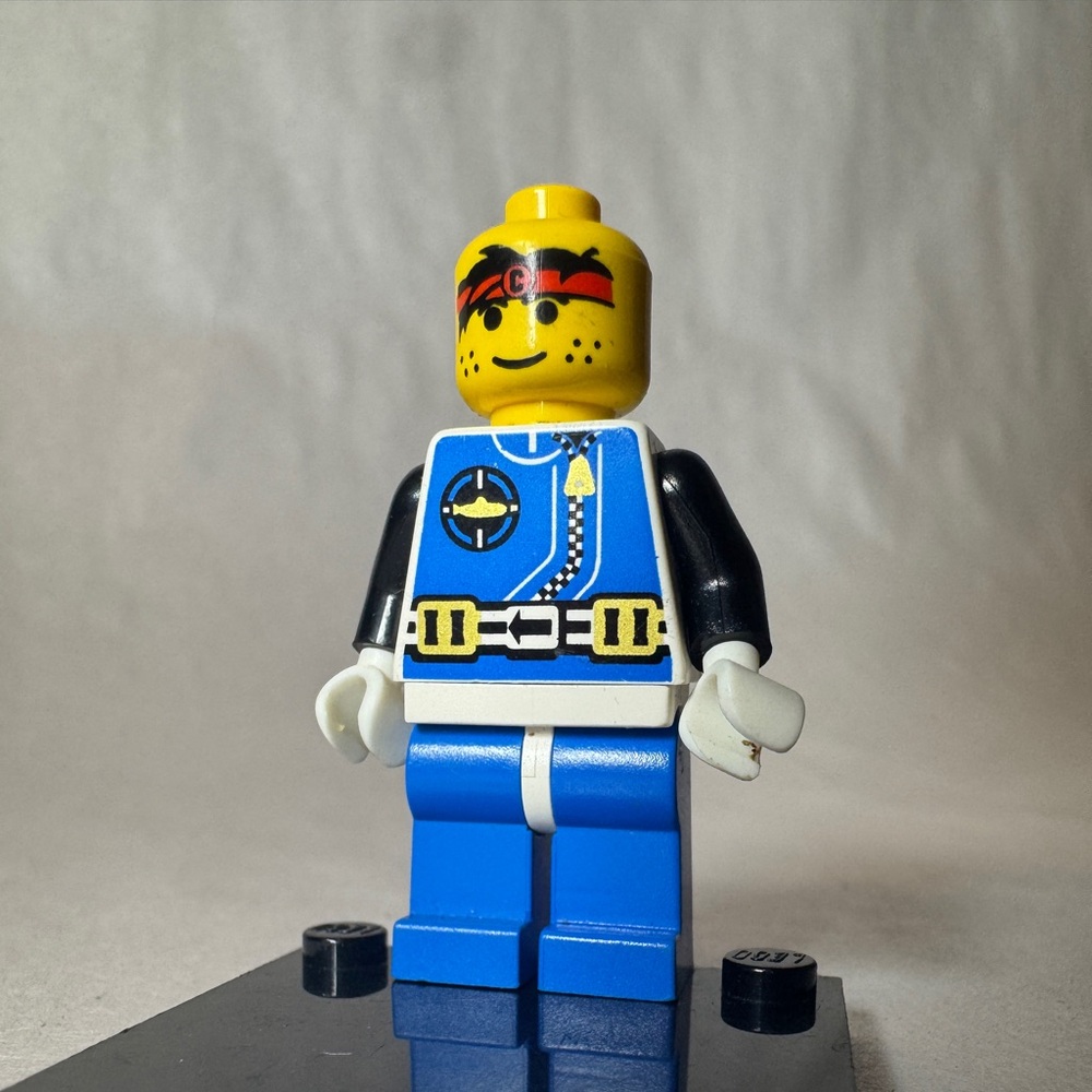 LEGO Aquanaut 1 Minifigure Aquazone Neptune Discovery Lab 6195 6125 6175 Notes